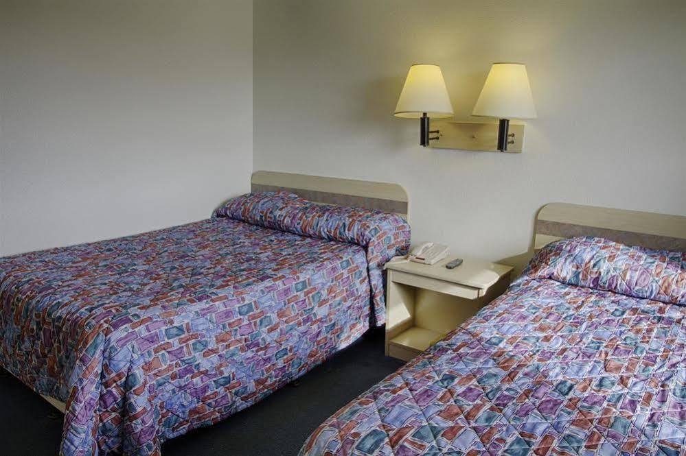 Rodeway Inn Florence - Cincinnati South Екстер'єр фото